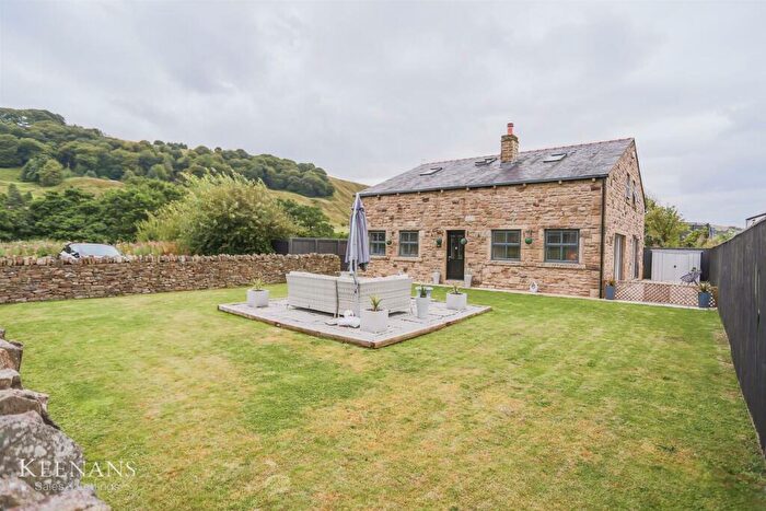 4 Bedroom Detached House For Sale In Burnley Road, Cliviger, Burnley, BB10