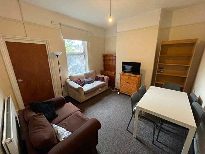 5 Bedroom Terraced House To Rent In Bristol Road, Selly Oak, Birmingham, B29