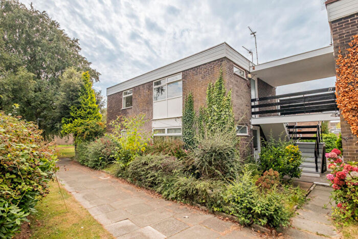 2 Bedroom Apartment For Sale In Alder Grove, Lytham, FY8