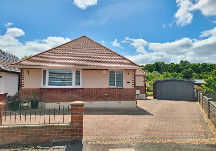 3 Bedroom Bungalow For Sale In Milverton Road, Totton, Southampton, SO40