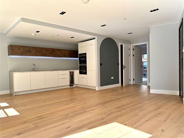 1 Bedroom Flat To Rent In Keybridge Tower, Exchange Gardens, London, SW8