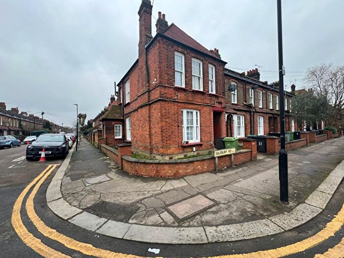 1 Bedroom Flat For Sale In Salisbury Road, London, N22