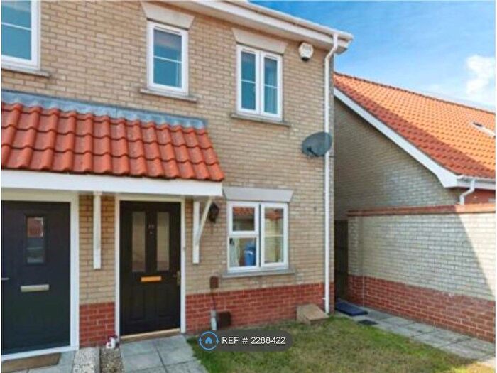2 Bedroom Semi-Detached House To Rent In Broad Fleet Close, Oulton, Lowestoft, NR32