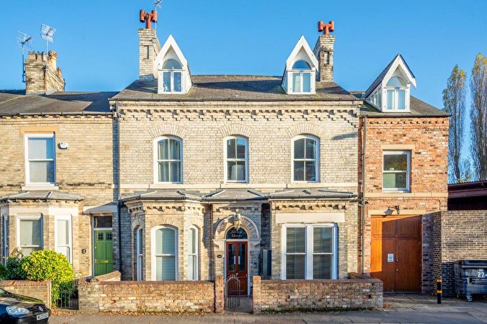 2 Bedroom Flat For Sale In Huntington Road, York, YO31