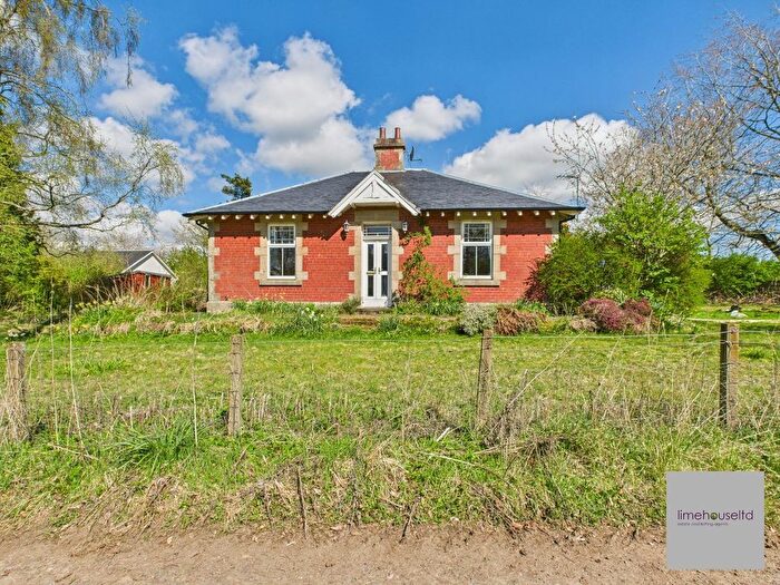 2 Bedroom Bungalow For Sale In Hillbrae, Shieldhill, ML12