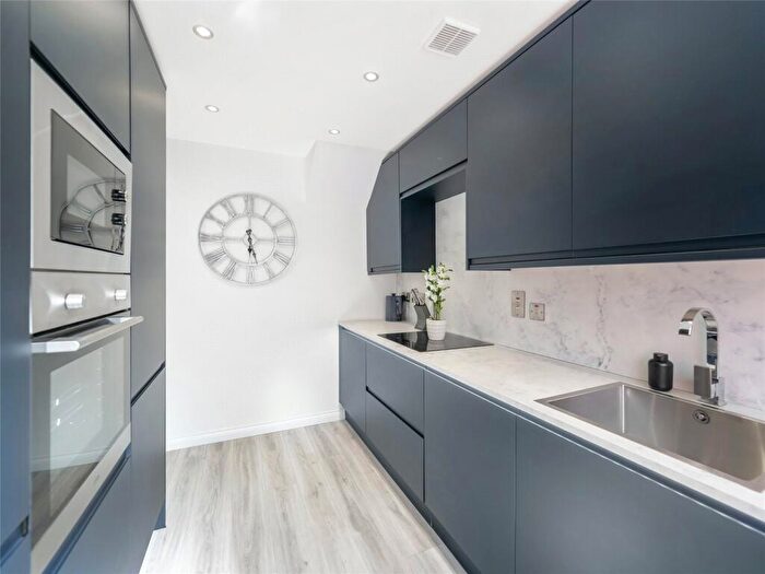 3 Bedroom End Of Terrace House For Sale In Ardmaleish Crescent, Glasgow, Glasgow City, G45