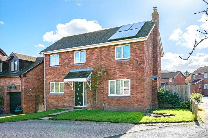 3 Bedroom Detached House For Sale In Ferndale Drive, Priorslee, Telford, Shropshire, TF2