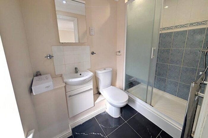 2 Bedroom Apartment To Rent In Woking, Surrey, GU21