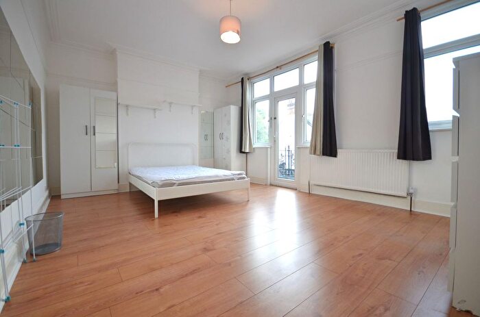 5 Bedroom Terraced House To Rent In Airedale Road, South Ealing, W5