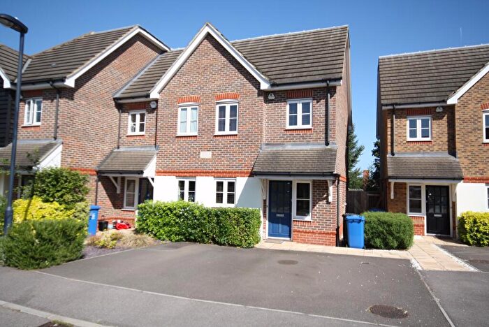 3 Bedroom Semi-Detached House To Rent In Dalby Gardens, Maidenhead, Berkshire, SL6