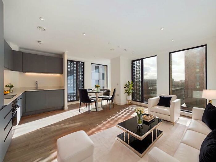 2 Bedroom Apartment To Rent In Victoria House, M4