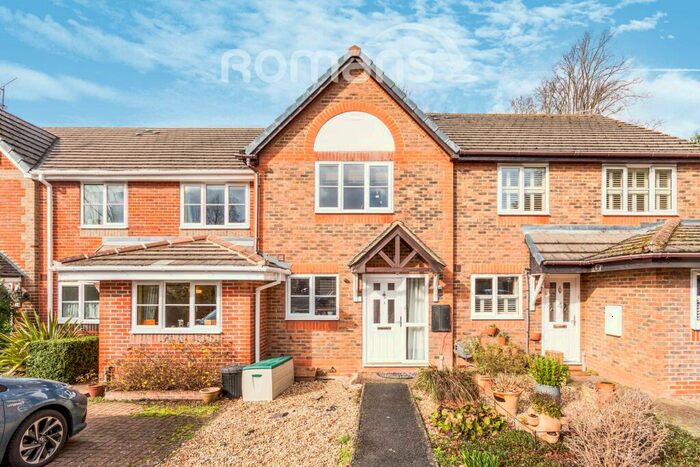 3 Bedroom Terraced House To Rent In Bell House Gardens, Wokingham, RG41