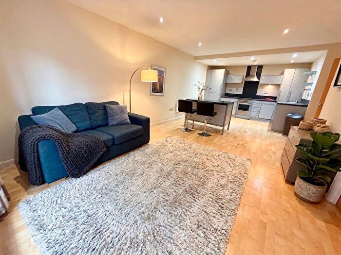 2 Bedroom Apartment To Rent In One Fletcher Gate, Adams Walk, Nottingham, Nottinghamshire, NG1