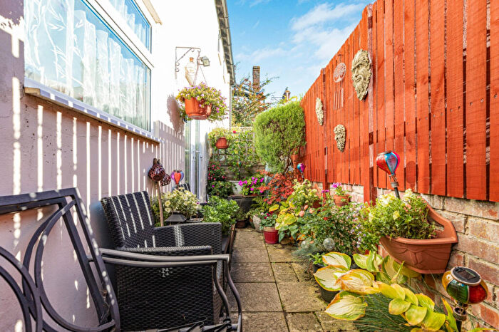 2 Bedroom Semi-Detached House For Sale In Havelock Road, Oxford, OX4