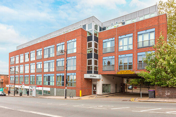 2 Bedroom Flat For Sale In Crouch End Hill, London, N8