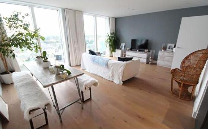 2 Bedroom Flat To Rent In Christchurch Road, Bournemouth, BH1