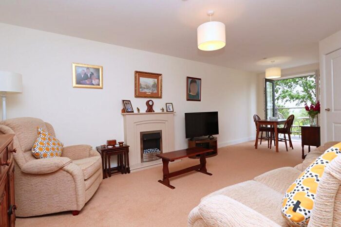 2 Bedroom Retirement Property For Sale In Buxton Road, Macclesfield, SK10
