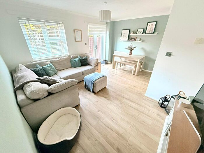 2 Bedroom Semi Detached House For Sale In Hancock Close, Strood, Rochester, ME2