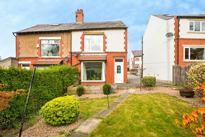 3 Bedroom Semi-Detached House For Sale In Crow Wood Park, Halifax, HX2