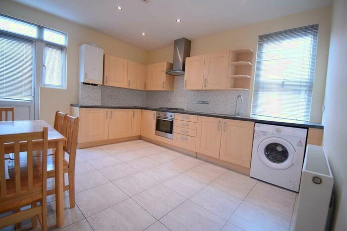 2 Bedroom Flat To Rent In The Campsbourne, London, N8