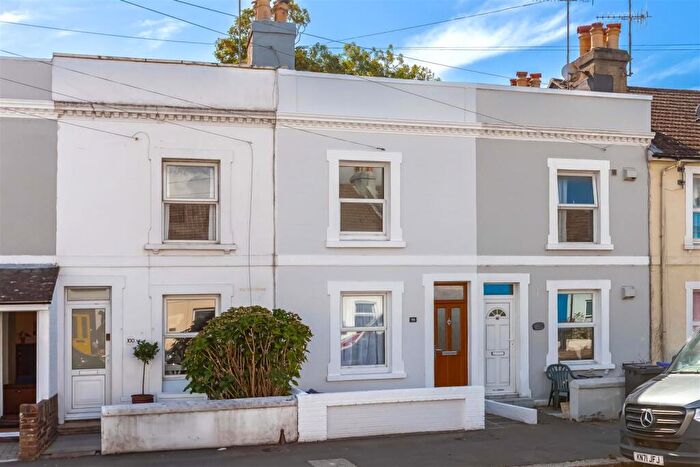 2 Bedroom Terraced House For Sale In Newland Road, Worthing, BN11