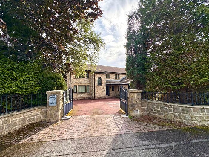 5 Bedroom Detached House For Sale In Cedar House, Norwood Park, Birkby, HD2