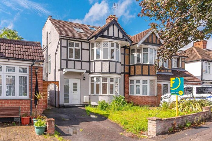 4 Bedroom Semi Detached House For Sale In Kingshill Avenue, Kenton, Harrow, HA3