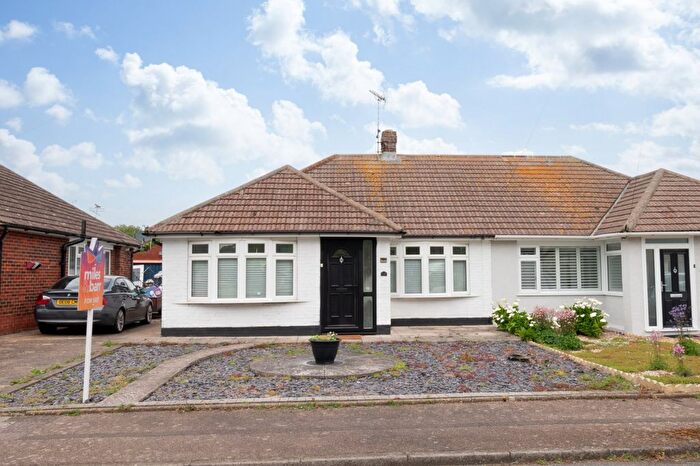 2 Bedroom Bungalow For Sale In Highfield Gardens, Margate, CT9