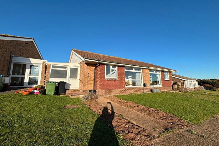 2 Bedroom Bungalow To Rent In Hawth Park Road, BN25