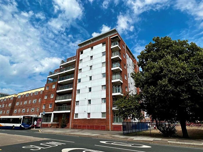 2 Bedroom Flat To Rent In Queen Street, Portsmouth, PO1