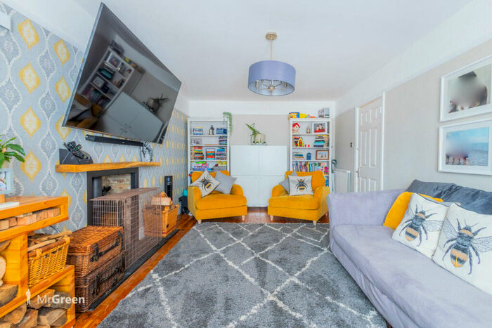 5 Bedroom Detached House For Sale In The Grove, Christchurch, BH23