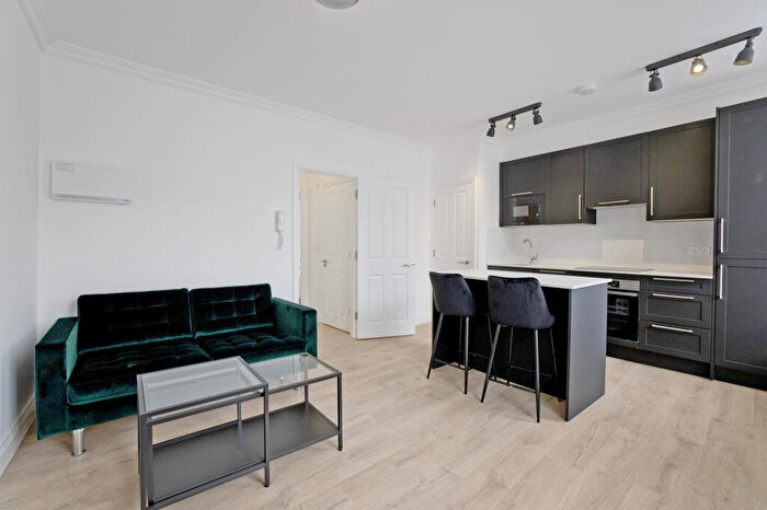 1 Bedroom Flat To Rent In Cannon Street Road, London, E1