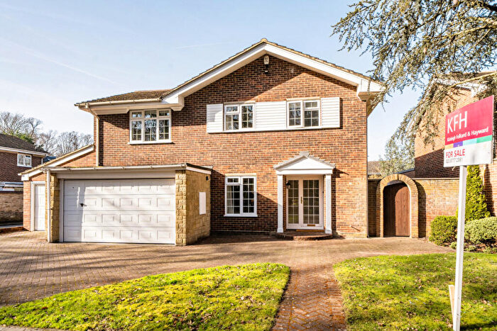 5 Bedroom Detached House For Sale In Inchwood, West Wickham, Kent, BR4