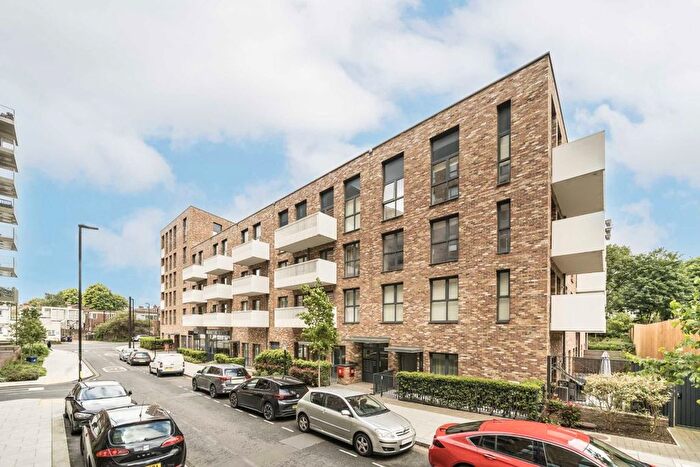 2 Bedroom Flat To Rent In Enfield Road, Acton, W3