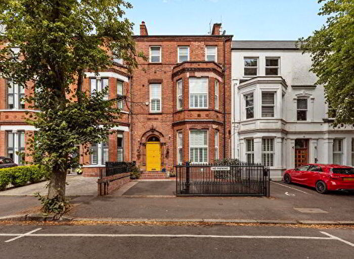 6 Bedroom Terrace House For Sale In Wellington Park, Belfast, BT9