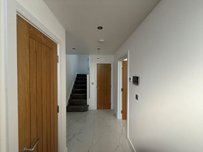 2 Bedroom Semi-Detached House For Sale In Great Warley St, CM13