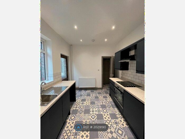 1 Bedroom Flat To Rent In Park Road, Widnes, WA8