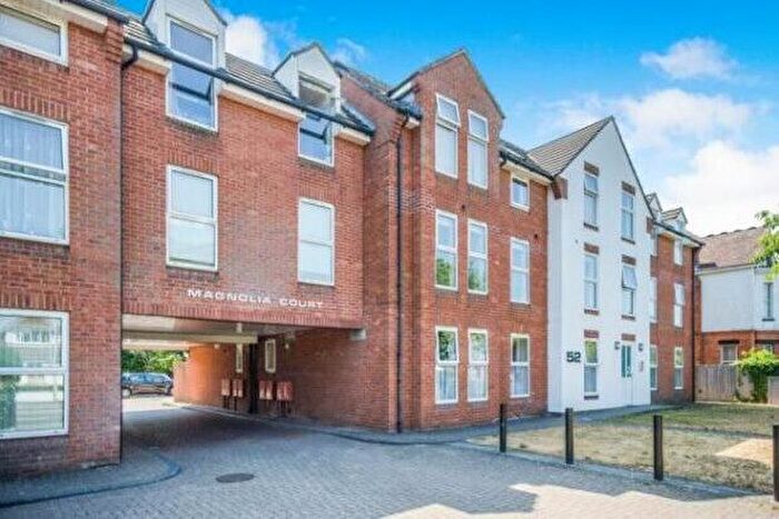2 Bedroom Flat To Rent In Magnolia Court, Christchurch, BH23