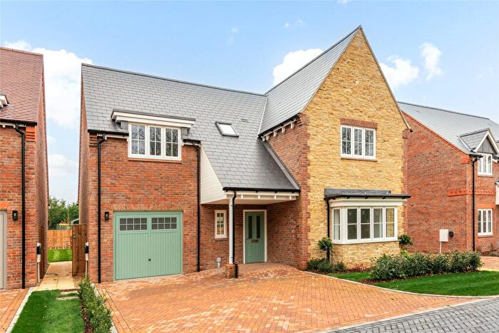 4 Bedroom Detached House For Sale In New Road, Dinton, Aylesbury, Buckinghamshire, HP17