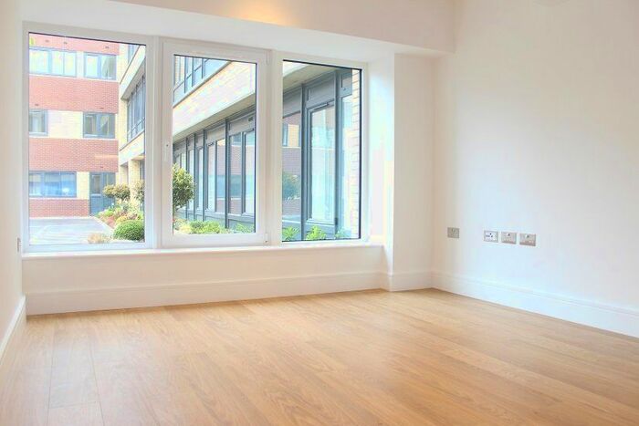 Studio To Rent In Home Park Mill Link Road, Kings Langley, WD4