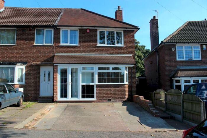 3 Bedroom Semi-Detached House To Rent In Farrier Road Great Barr Birmingham, B43