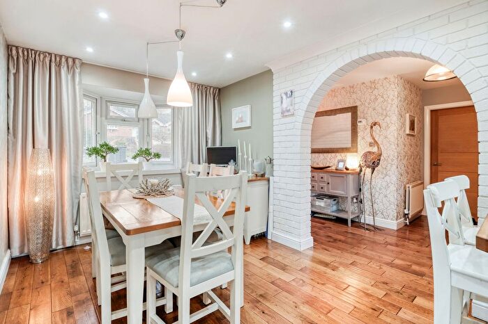 4 Bedroom Detached House For Sale In Marshfield Close, Church Hill North, Redditch, B98