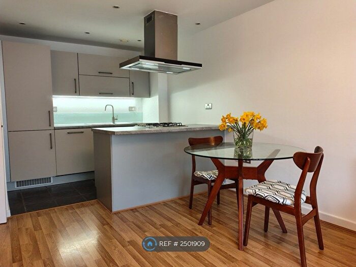 1 Bedroom Flat To Rent In Merchant Street, London, E3