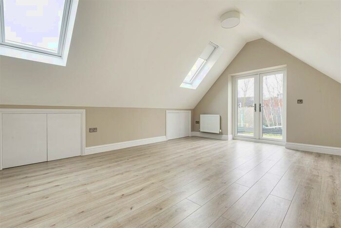 2 Bedroom Flat To Rent In Canbury Park Road, Kingston Upon Thames, KT2