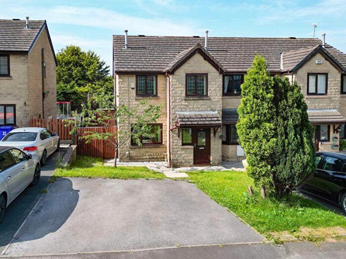3 Bedroom Mews For Sale In Peel Drive, Bacup, OL13