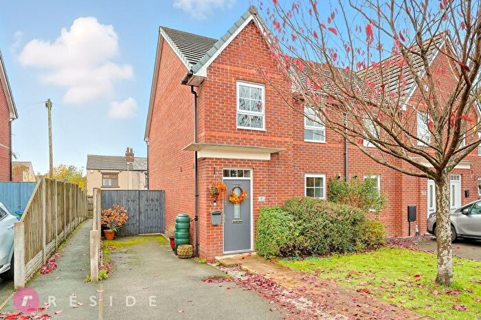 4 Bedroom Town House For Sale In Omrod Road, Heywood, OL10