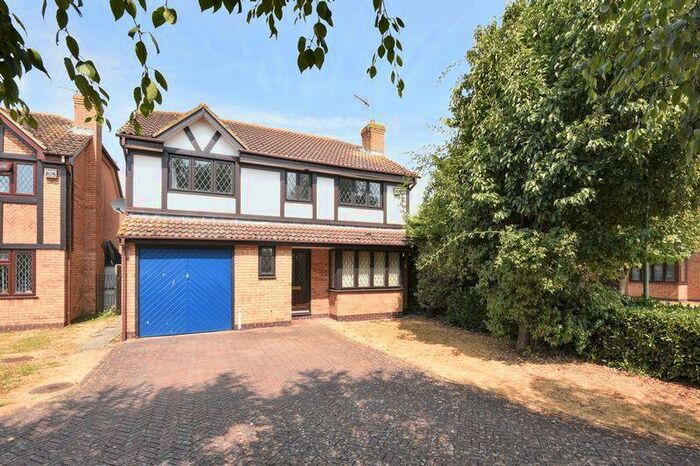 4 Bedroom Detached House To Rent In Ravencroft, Bicester, OX26