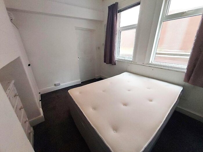 1 Bedroom Flat To Rent In Foxhall Road, Nottingham, NG7