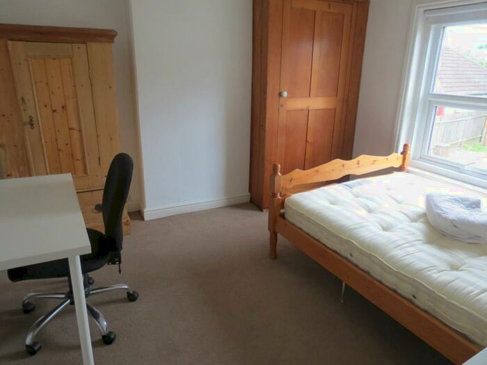 5 Bedroom House To Rent In Bedroom Detached House In Ensbury Park, BH10