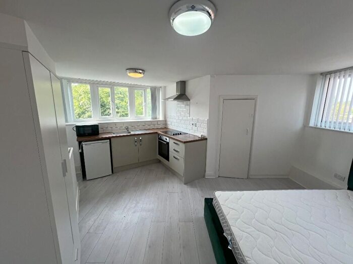 Studio To Rent In Chatsworth Road, Willesden Green, NW2